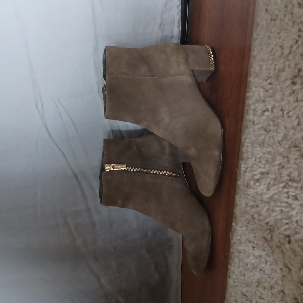 Michael Kors size 7 Olive Green Boots Lightly Used